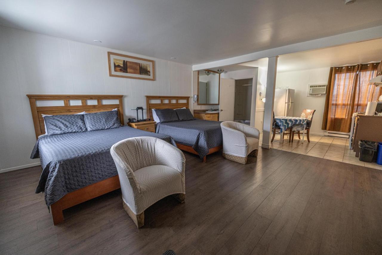 Motel Deblois Sainte-Anne-de-Beaupre Exterior photo