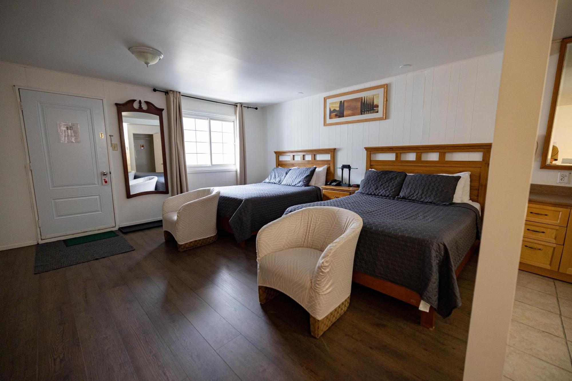 Motel Deblois Sainte-Anne-de-Beaupre Exterior photo