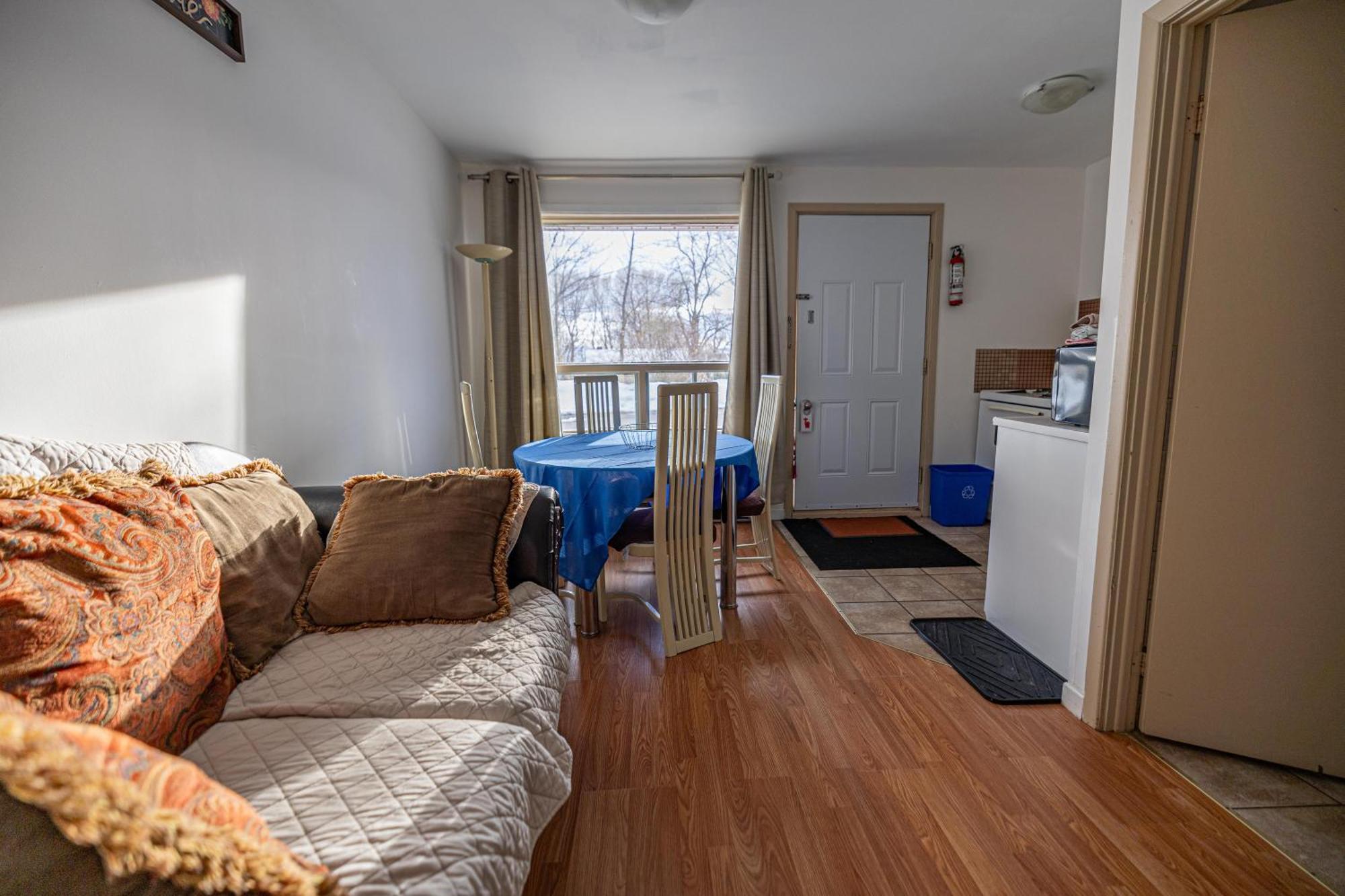 Motel Deblois Sainte-Anne-de-Beaupre Exterior photo